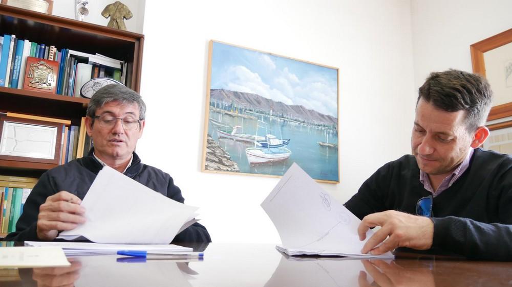 El alcalde de Adra firma la redacción del proyecto de ‘Rincones con Encanto’ que estará listo en un mes