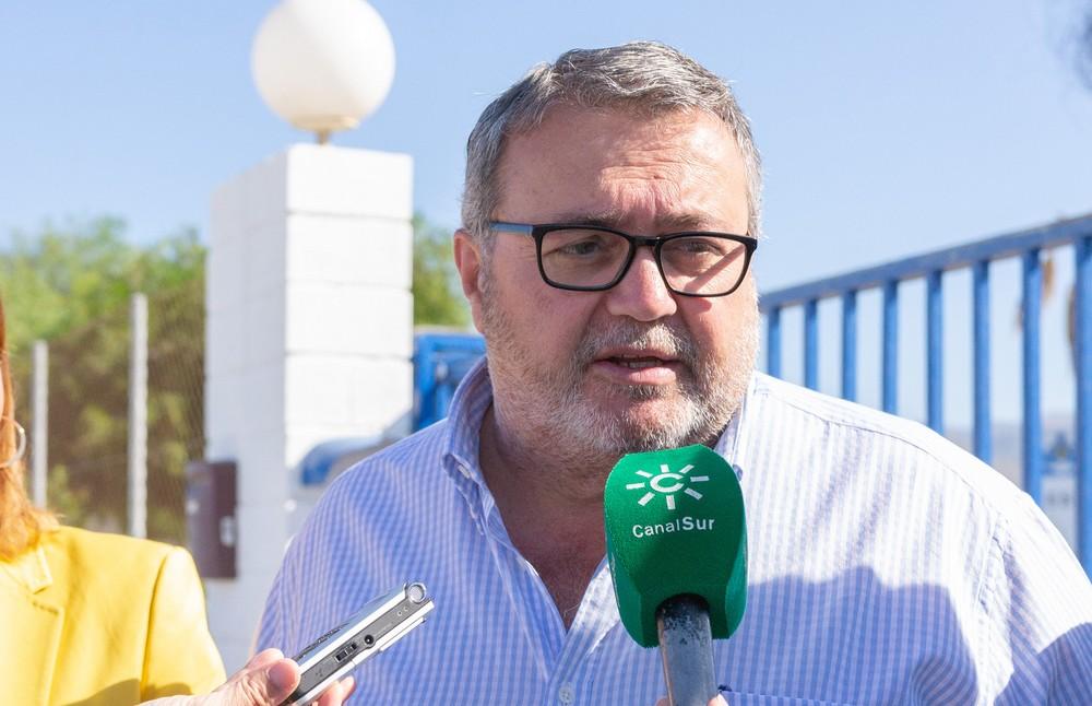 Manolo García (PSOE)  denuncia la indiferencia de Gabriel Amat ante una huelga indefinida de Urbaser convocada para este domingo