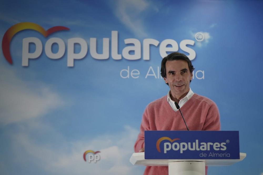 Aznar defiende en El Ejido el proyecto del PP como garante de la “unidad de España”