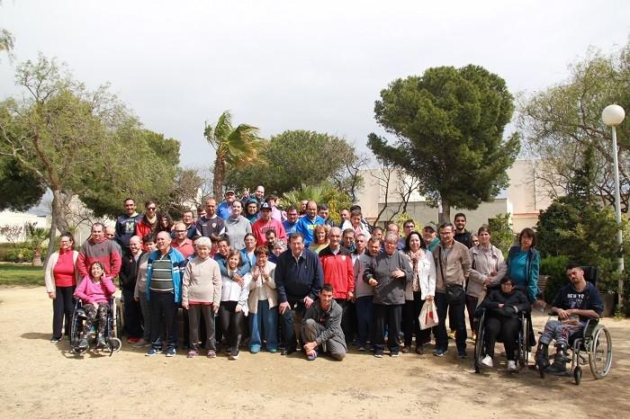 El PSOE de El Ejido se compromete a “hacer accesibles de verdad” los edificios municipales y a cubrir la necesidad de transporte de Asprodesa