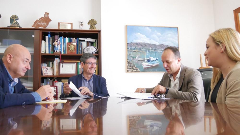 El Ayuntamiento de Adra renovará 52 nuevos equipos informáticos para modernizar la administración