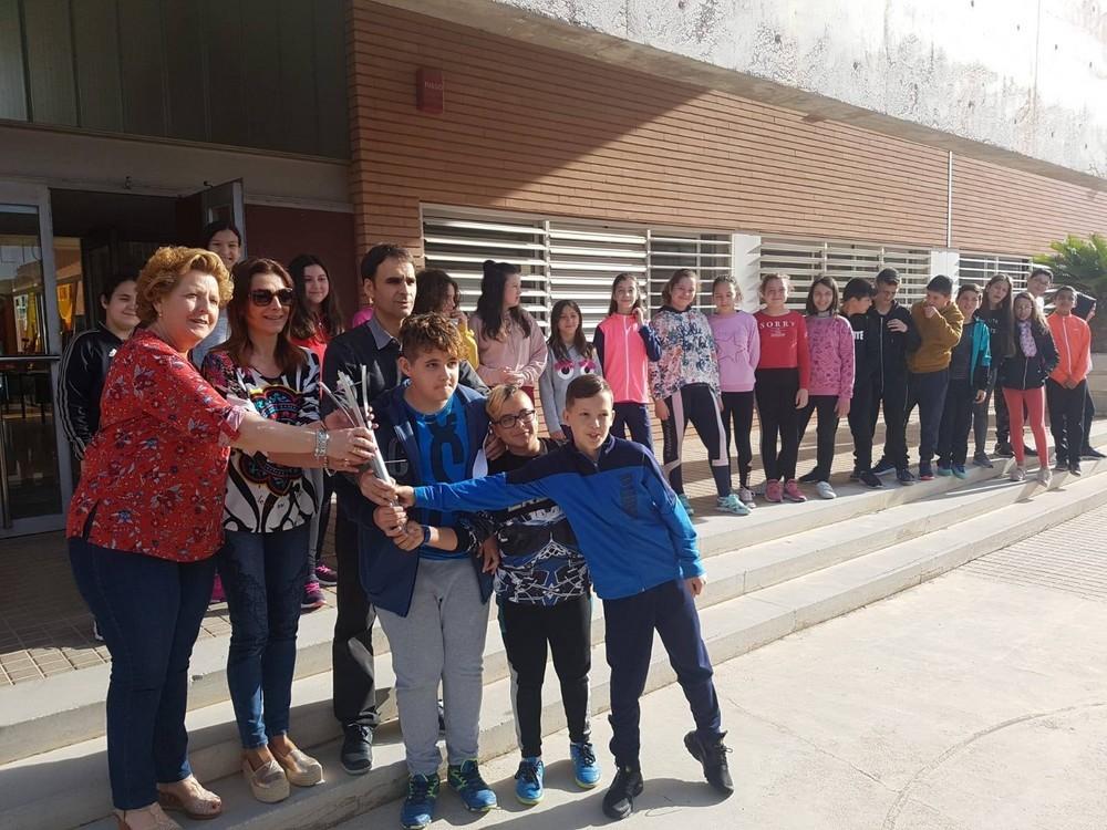 Antorcha de las Letras visita esta semana los CEIP de La Gangosa
