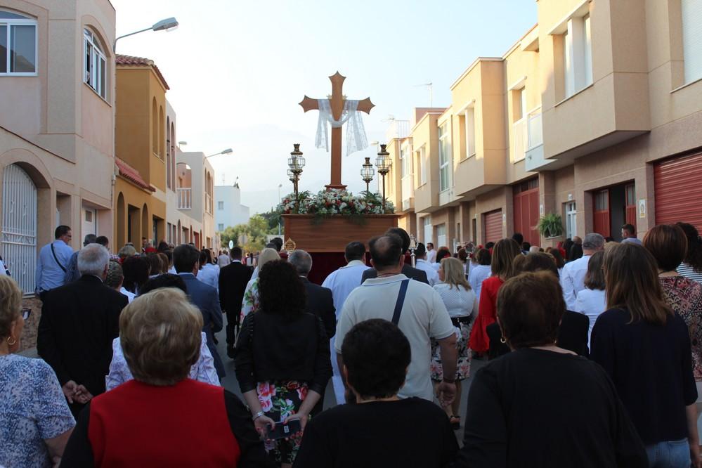 Ejido Norte cerró sus fiestas con la procesión de La Santa Cruz y la Misa rociera