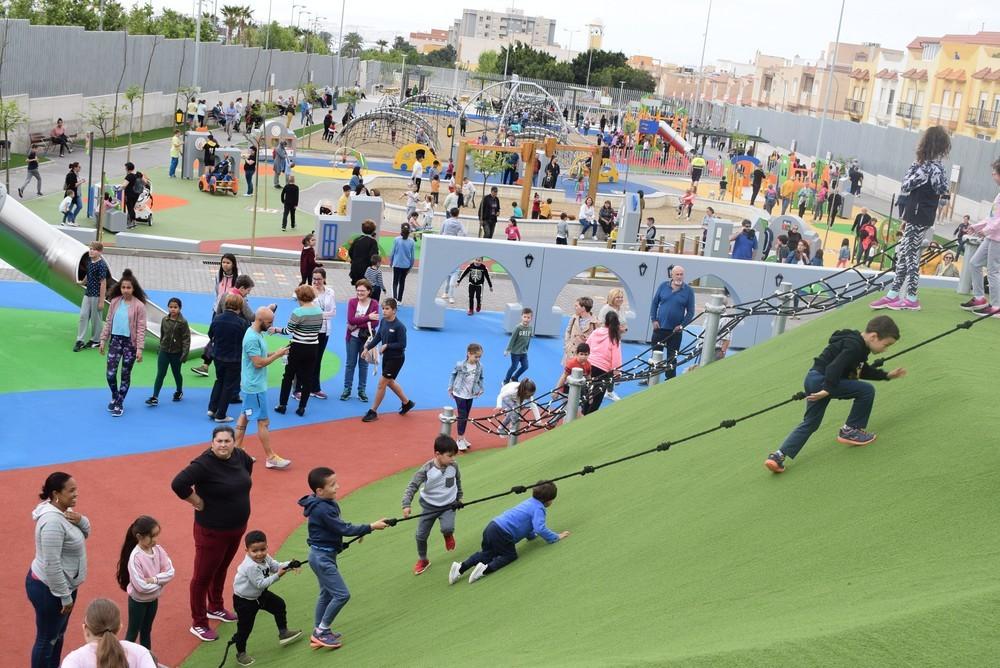 Unas 6.000 personas disfrutan del Parque de la Infancia en su primer fin de semana