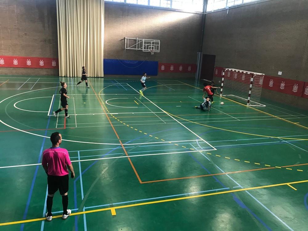 Las celestes de fútbol sala cierran el campeonato en casa con una gran victoria
