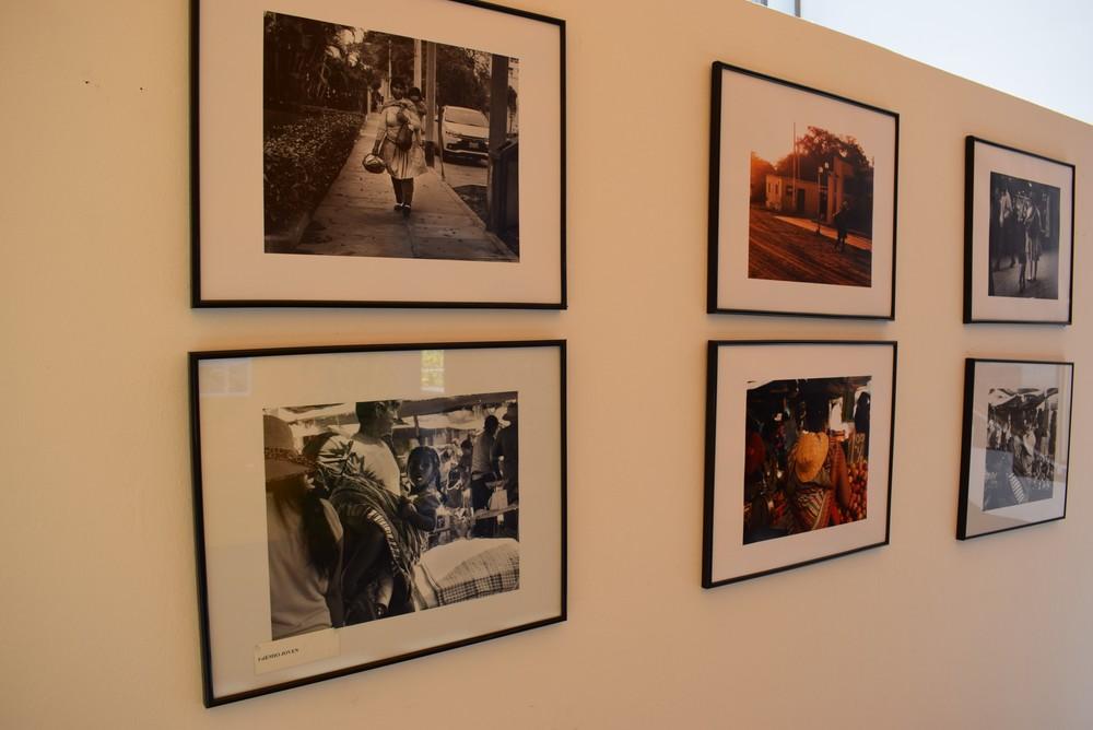 El Teatro Auditorio Ciudad De Vícar acoge la exposición fotográfica 'Cuidando La Vida' de las arqueólogas María D. Guerrero Y Tara Mateu