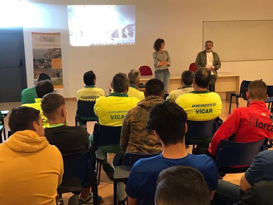 Medio Ambiente Vícar 2019 presentó la iniciativa europea Life Conhabit Andalucía a jardineros municipales y alumnado de la EAV e IES