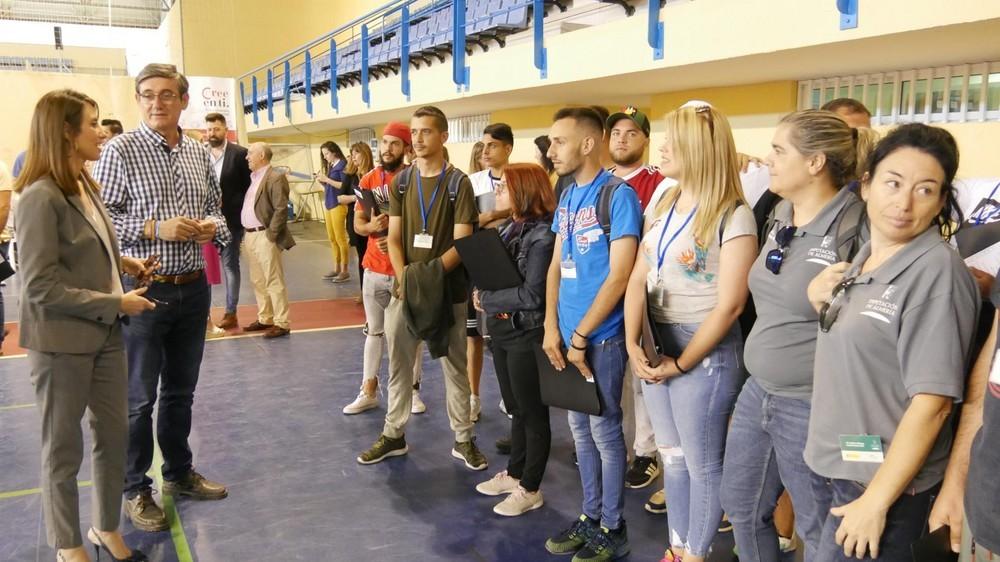 Medio millar de personas acuden a la Feria de Empleo y Emprendimiento celebrada en Adra