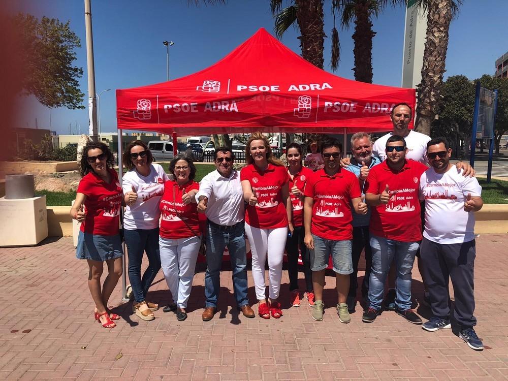 Teresa Piqueras anima a sus vecinos a votar por el cambio y abrir en Adra una nueva etapa de ilusión y trabajo