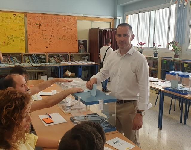 El candidato de Ciudadanos El Ejido vota con “expectativas máximas” en los resultados