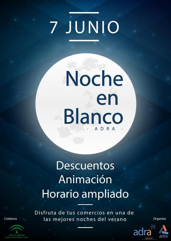 Adra celebra una ‘Noche en Blanco’ con descuentos, animación y un horario ampliado
