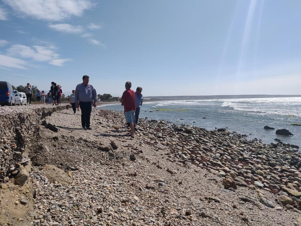 Alarcón recuerda que la playa de Guardias Viejas necesita una actuación de emergencia y una aportación de arena