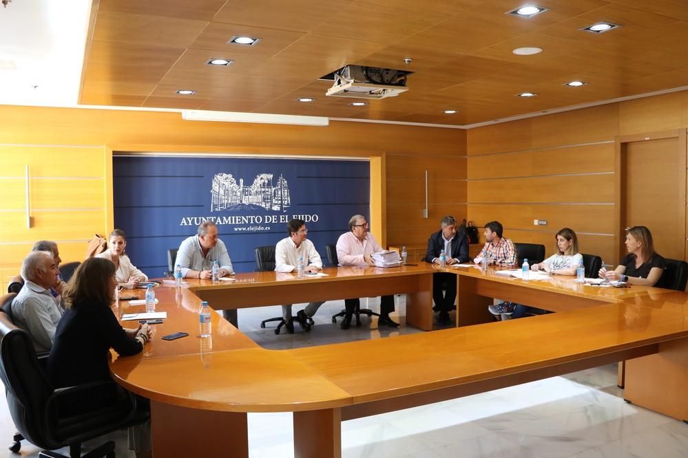 El Ayuntamiento de El Ejido adjudica un contrato para caminos rurales del municipio por 90.000 euros