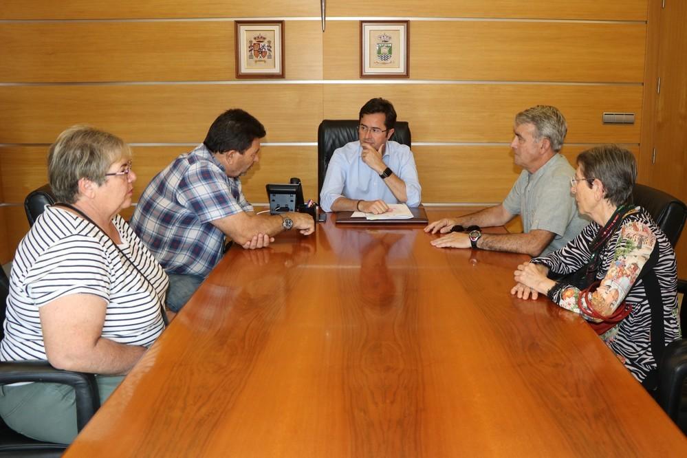El Ayuntamiento y los vecinos de Guardias Viejas exigen una actuación de urgencia para proteger la playa de este núcleo