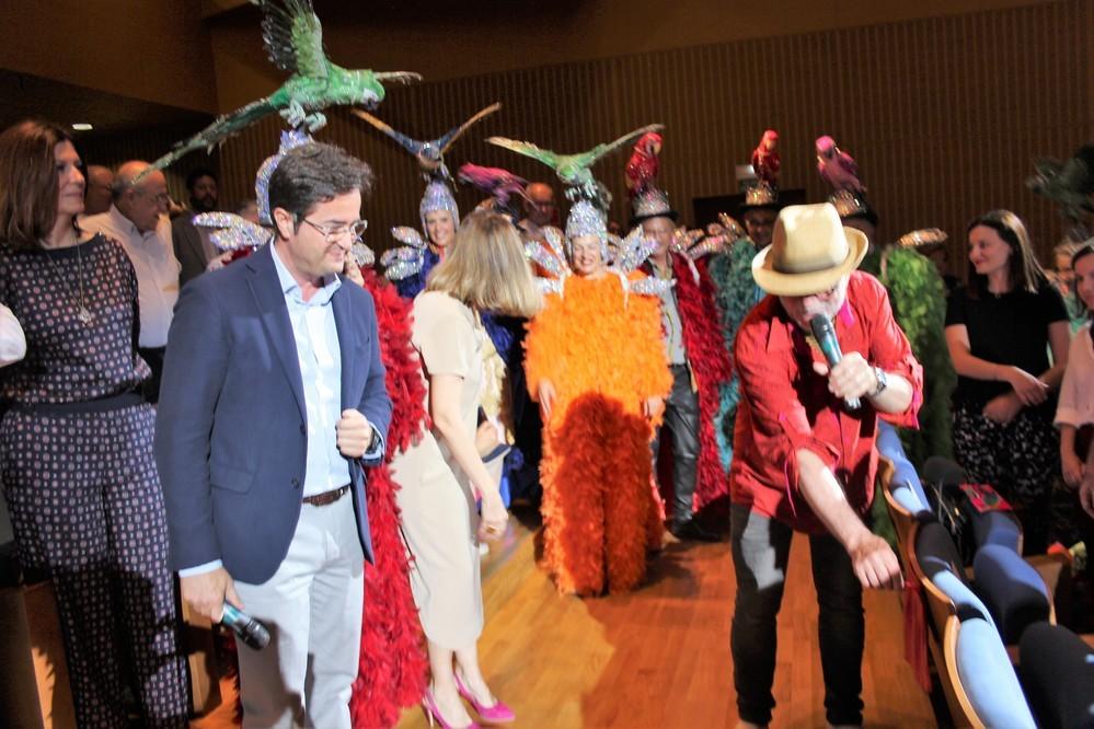 La compañía ‘La Cubana’ recibe el reconocimiento de ‘Butaca de Honor’ en el Teatro Auditorio de El Ejido