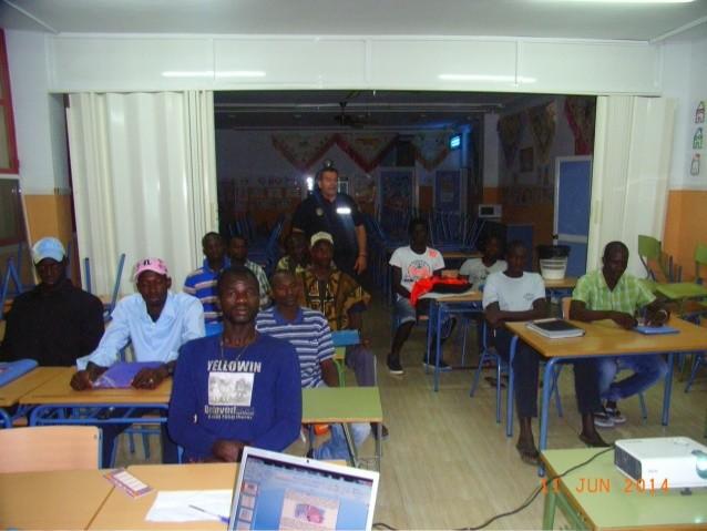 La entrega de diplomas clausura los cursos de español para inmigrantes del Ayuntamiento de Vícar