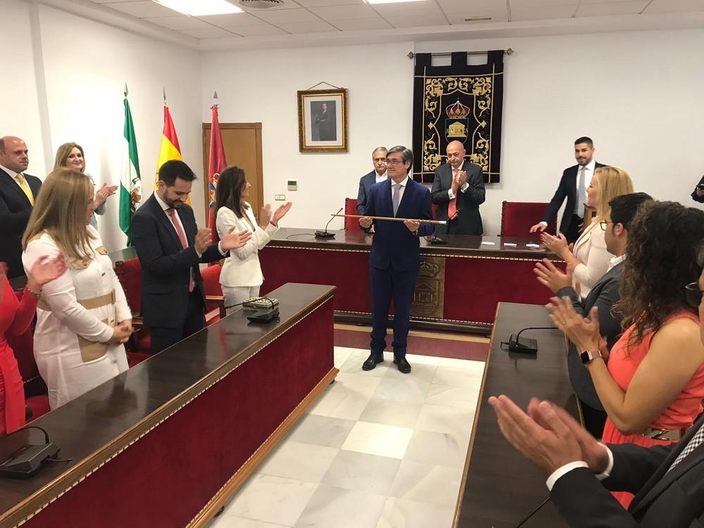 Manuel Cortés elegido alcalde de Adra por mayoría absoluta