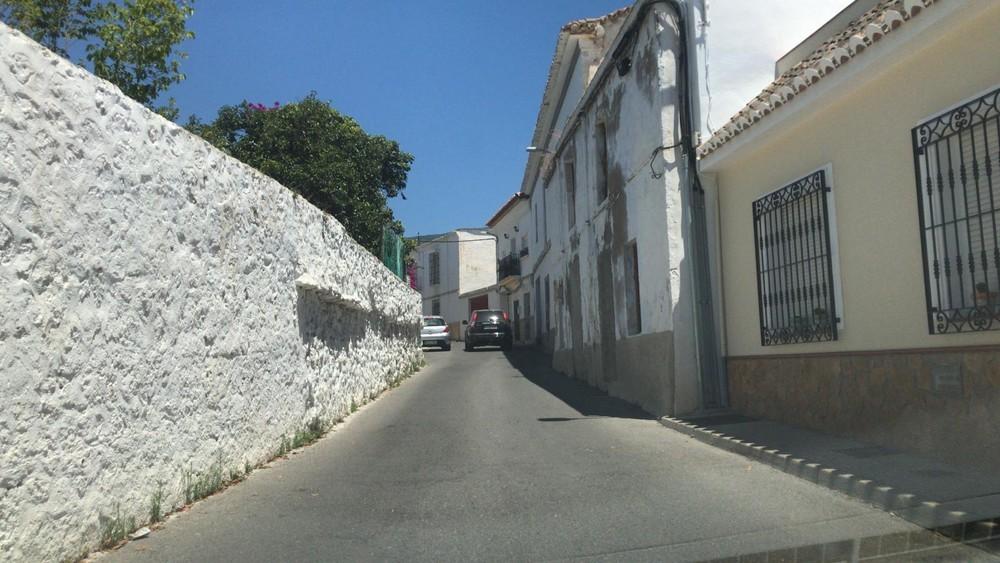 Diputación invierte medio millón de euros en mejorar 39 calles del municipio de Berja