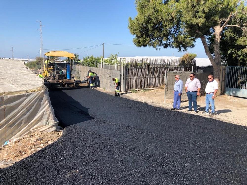 Finalizan las obras de asfaltado del camino rural de Laimund que mejoran la evacuación de pluviales y el acceso a fincas