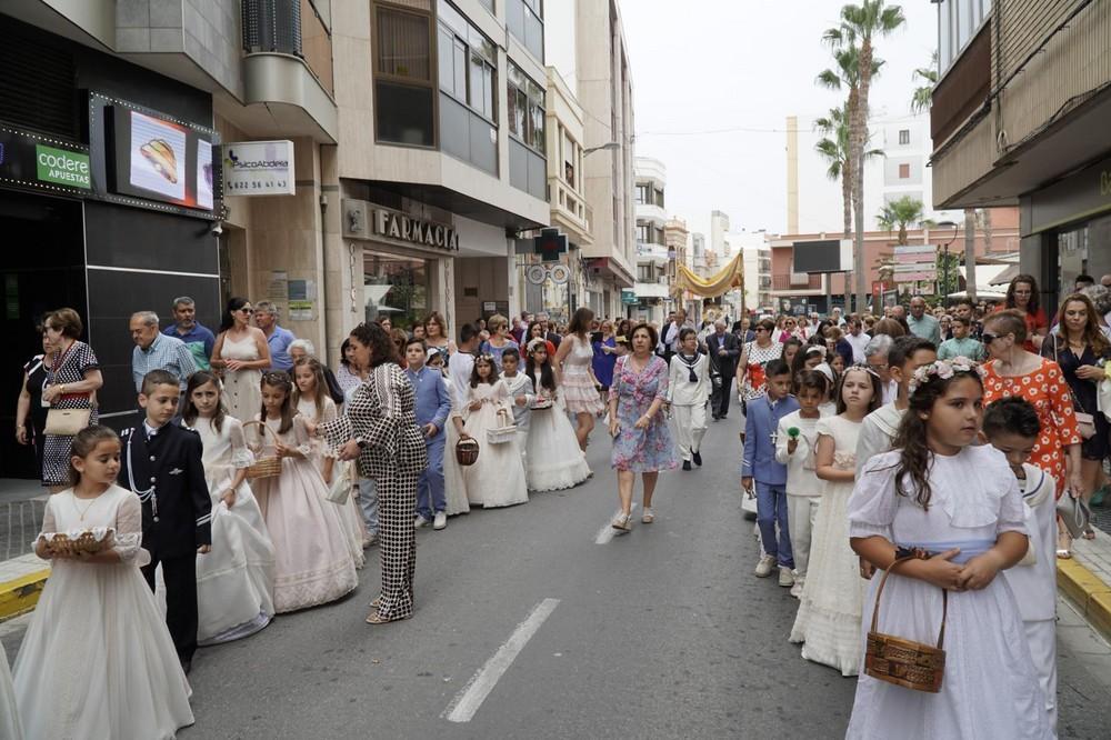 Adra celebra la procesión del Corpus Christi