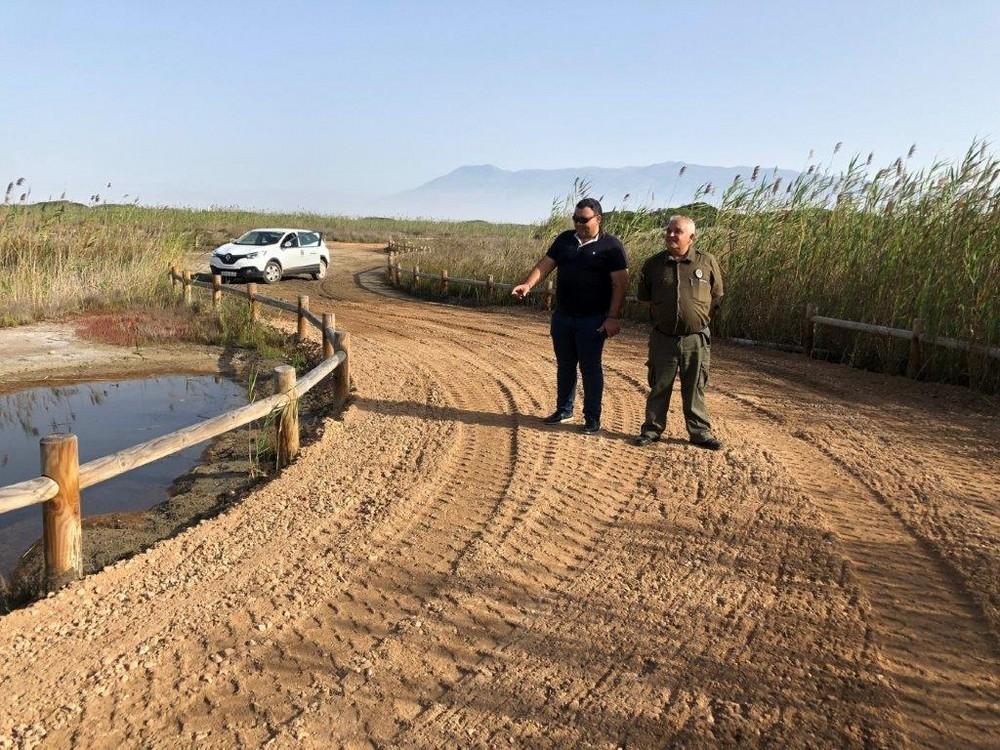 Finalizan las obras de acondicionamiento del camino del Cuartel Príncipe Alfonso de Los Percheles que permite el acceso a la playa de Punta Entinas