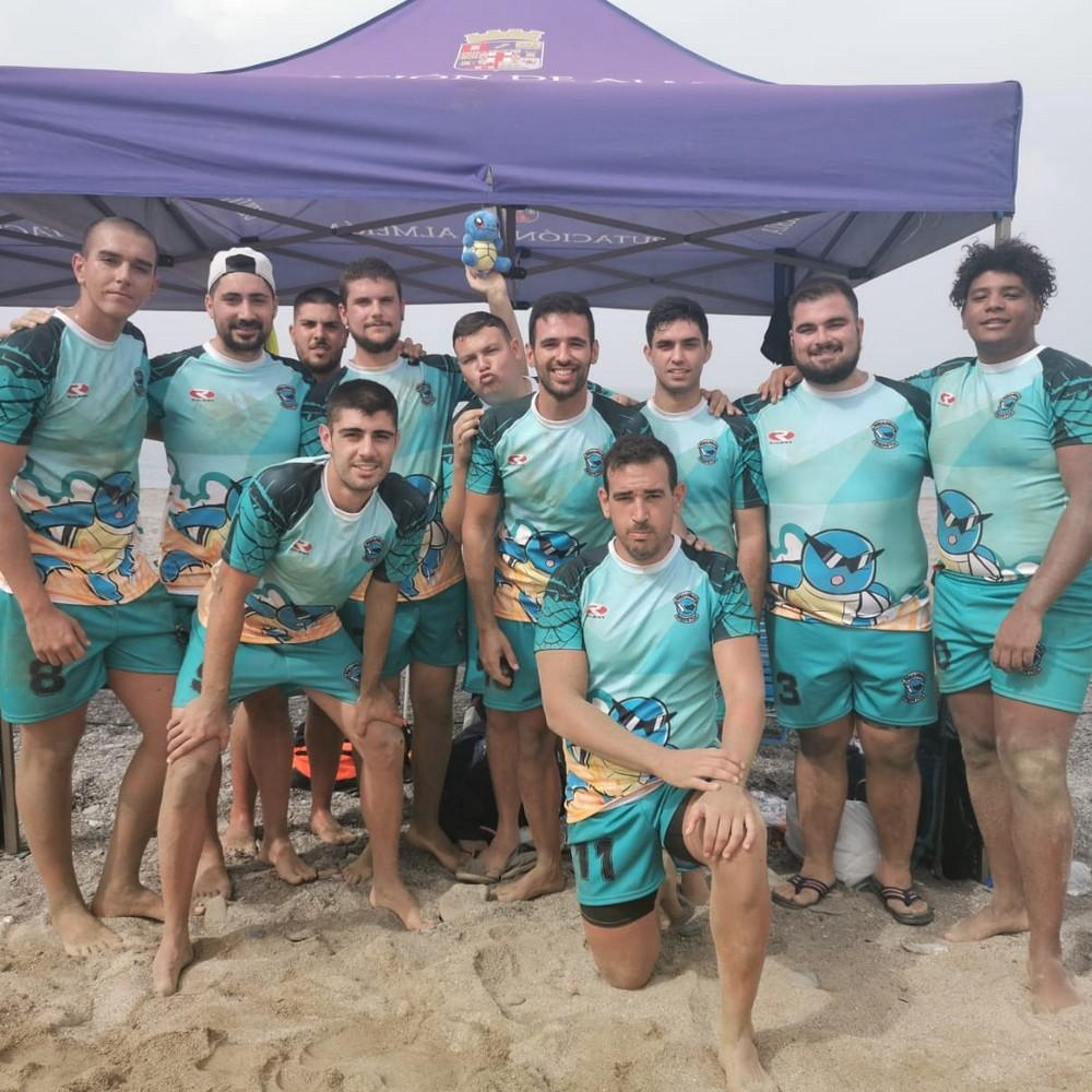 ‘Squadrón squietle’ equipo campeón en el torneo de Adra El Barco de rugby playa