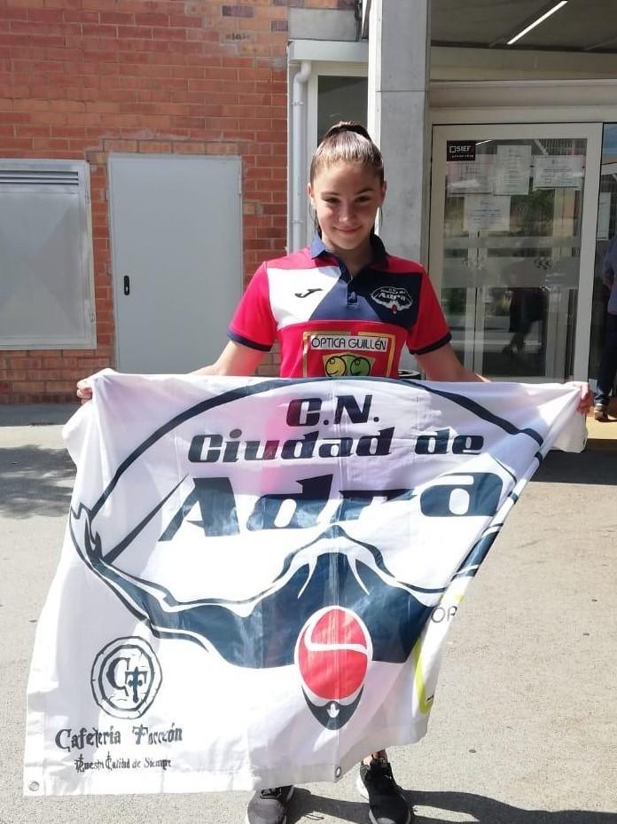 Natalia Padilla, del Club de Natación ‘Ciudad de Adra’, mejora sus tiempos en el VII Campeonato de España Alevín