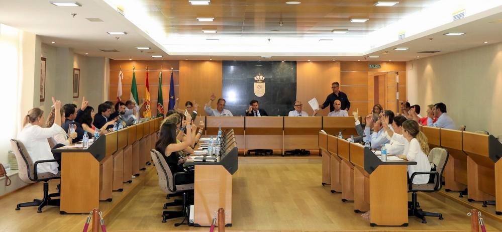 El Pleno aprueba por unanimidad una moción para solicitar a Costas la declaración de obras de emergencia en el litoral de Balerma que garanticen su sostenibilidad