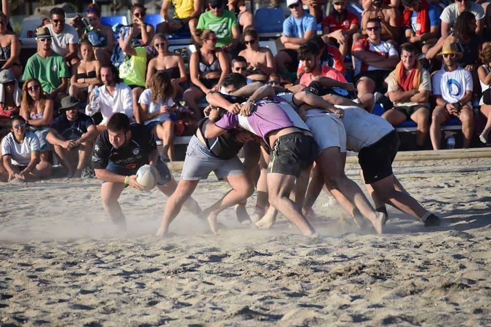 360 participantes de toda España se dan cita en el XVI Torneo de Rugby Playa en Almerimar