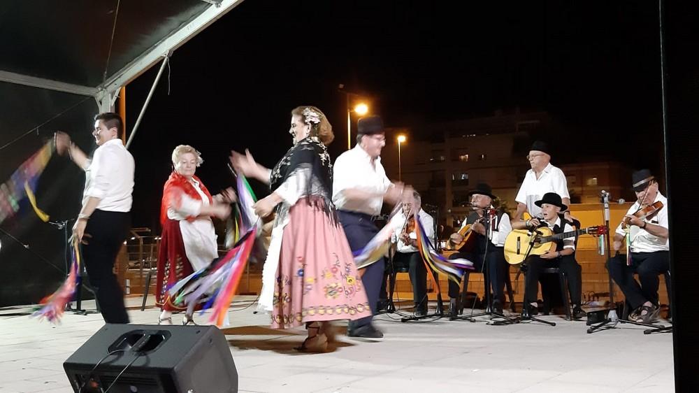 Adra celebra su VII Noche Alpujarreña con cientos de personas