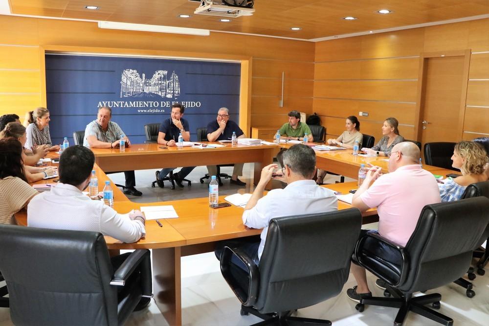 El gobierno local prevé mejorar y dotar de nuevas infraestructuras a Balerma con la adaptación del Mercado de Abastos y la construcción de una rampa para embarcaciones