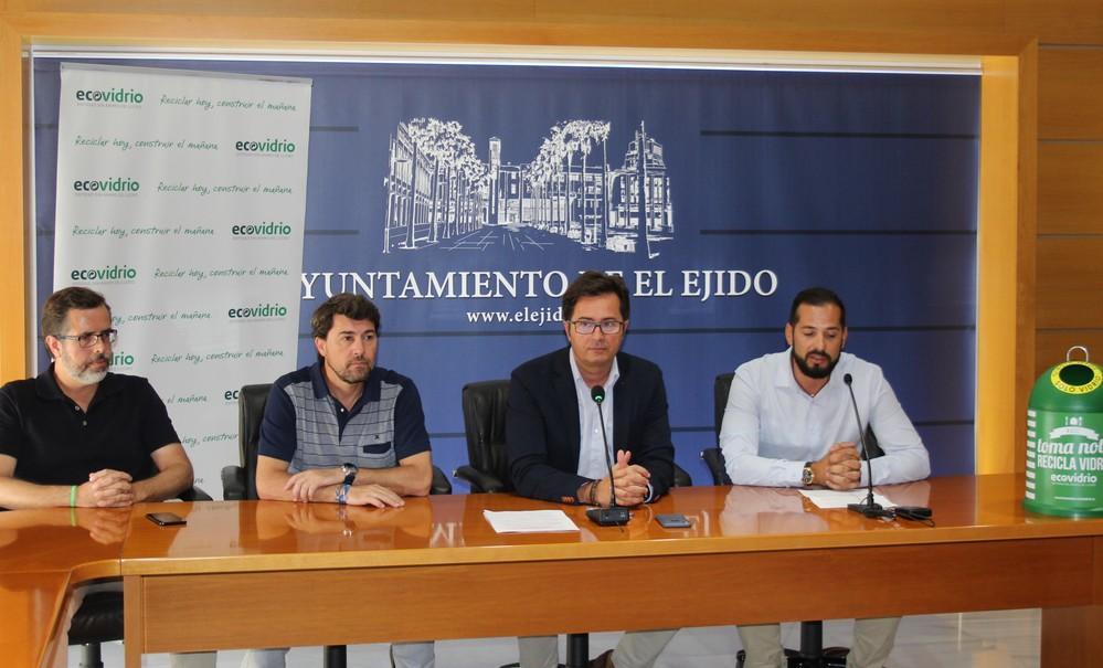  El Ejido luchará por su reconocimiento ambiental de la mano de 45 bares y chiringuitos de la localidad