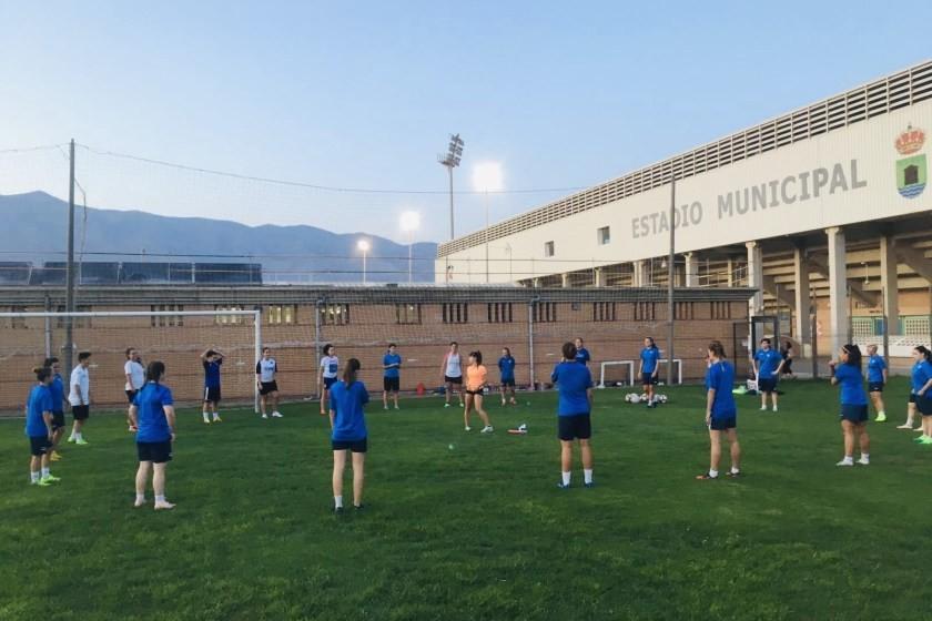 El equipo femenino de fútbol empieza la preparación física