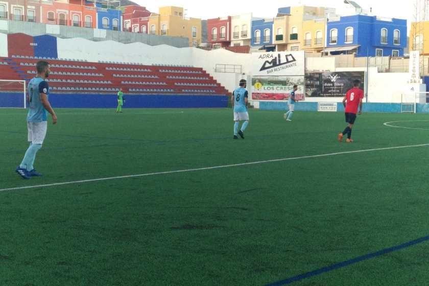 Los celestes ganan el Trofeo Ciudad de Adra en los penaltis