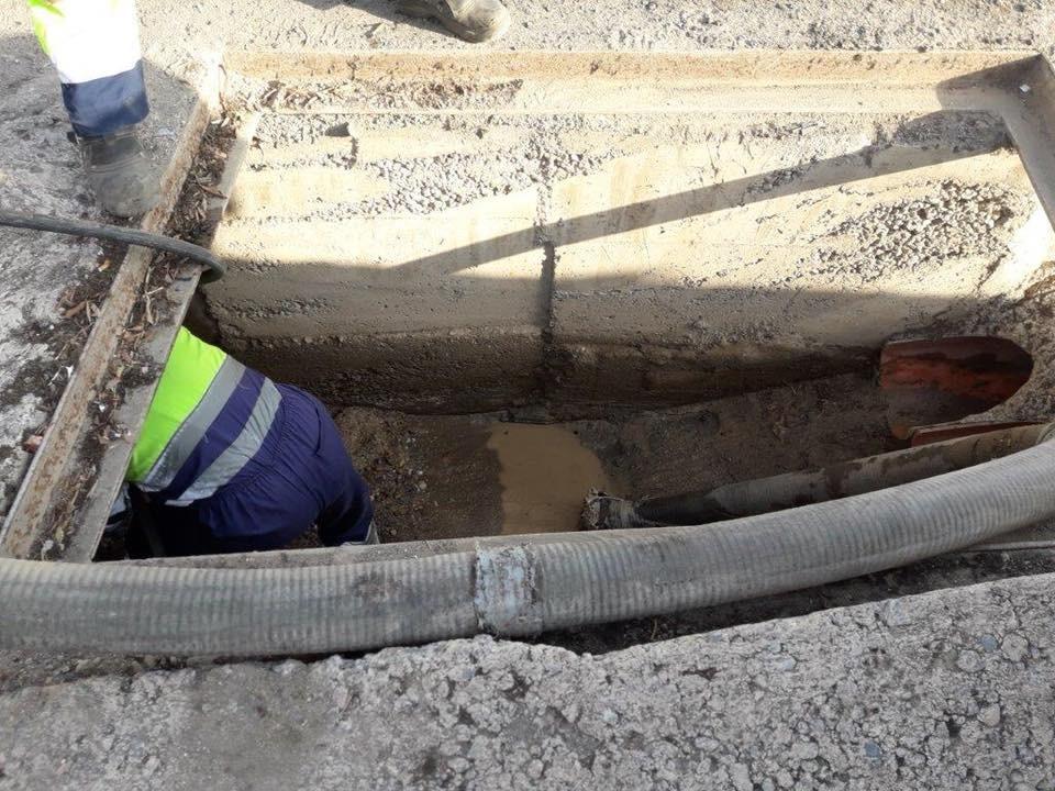 En marcha los trabajos de limpieza y acondicionamiento de imbornales en las zonas urbanas del municipio de cara al periodo de lluvias