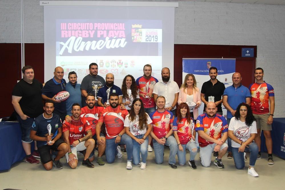 Los equipos femenino y masculino de rugby de Adra, premiados en el Circuito Provincial de Rugby Playa