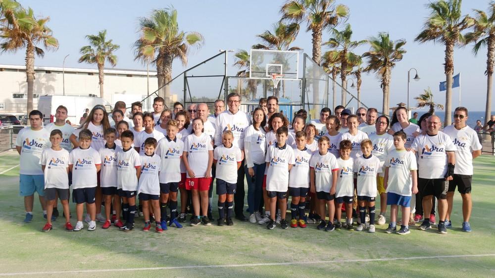 Deporte y diversión con vistas al mar en Adra, gracias a la nueva pista multideportiva de El Palmeral
