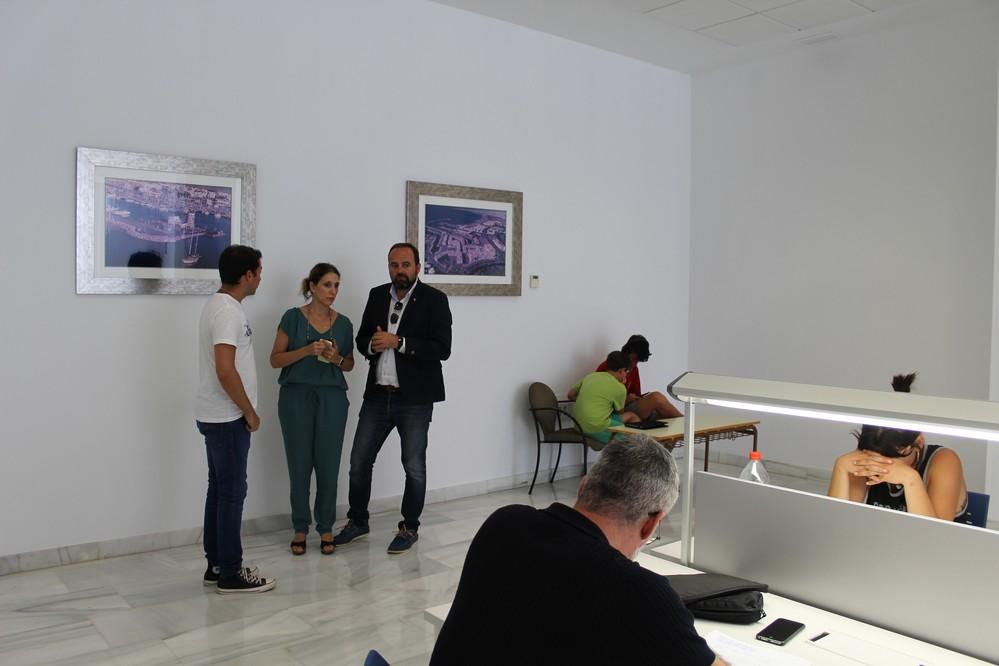 La sala de lectura y estudio de Almerimar vuelve a su horario habitual de tarde