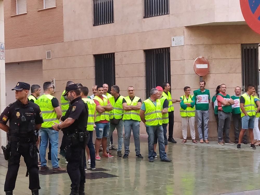 El PSOE de El Ejido pide al alcalde que cese ya en su ‘actitud pasiva y negligente’ y solucione de una vez su conflicto con la Policía Local