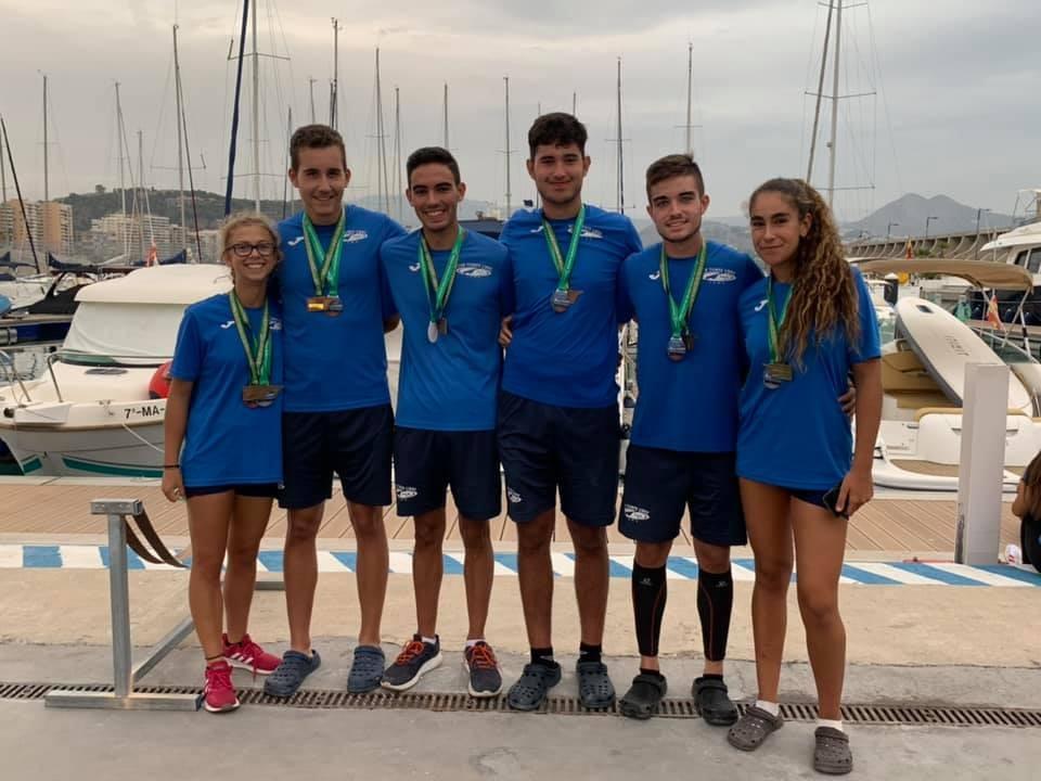El doble scull cadete femenino del Tiempo Libre, campeón de Andalucía de remo de mar