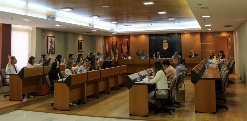 El equipo de gobierno pide más seguridad, medidas y financiación para municipios con alta presión migratoria