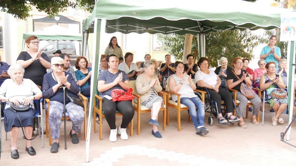 Adra celebra el Día Internacional de las Personas Mayores con su tradicional desayuno saludable y diversos talleres