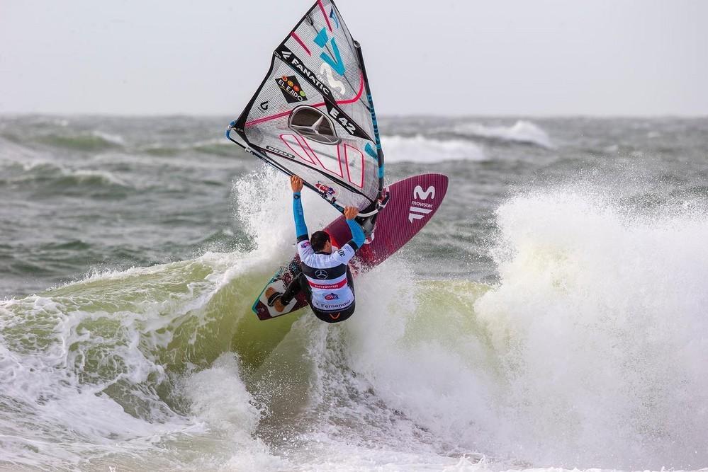Víctor Fernández acaba cuarto en Sylt y se coloca segundo en el Mundial de Olas