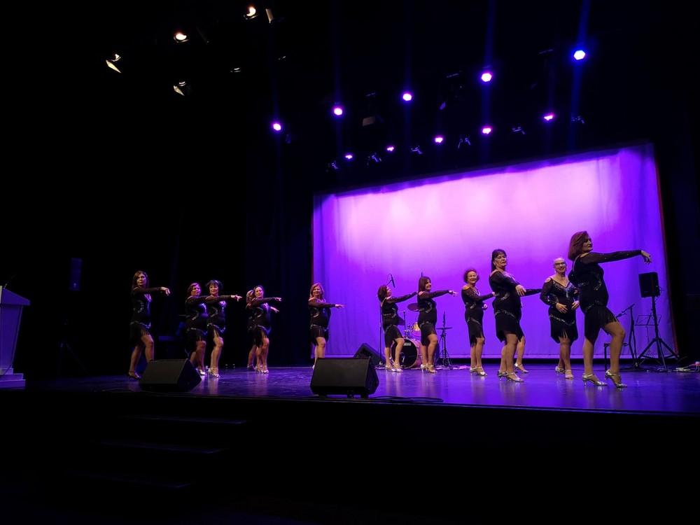 Más de 600 espectadores disfrutan de la gala que pone el broche a una exitosa IV Semana de las Personas Mayores