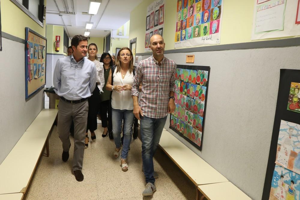 La edil de Educación lamenta “el silencio cómplice del PSOE de El Ejido a la hora de exigir mejoras en las infraestructuras y servicios de los centros escolares del municipio“