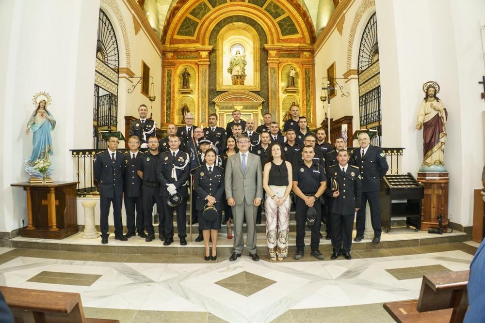 La Policía Local de Adra celebra la fiesta de los Santos Ángeles Custodios con un emotivo acto