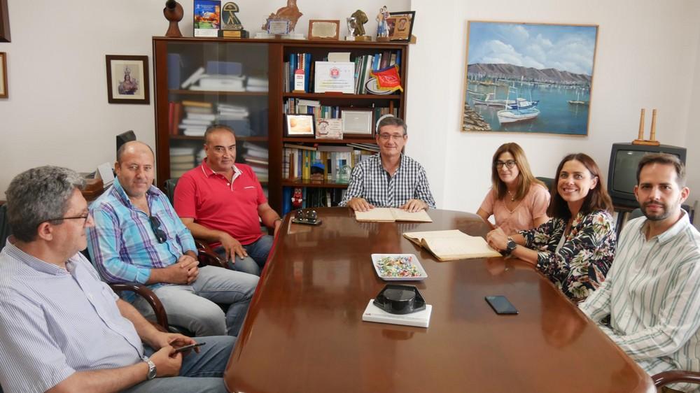 Adra recupera un archivo histórico sobre la construcción del puente de la barriada de Puente del Río