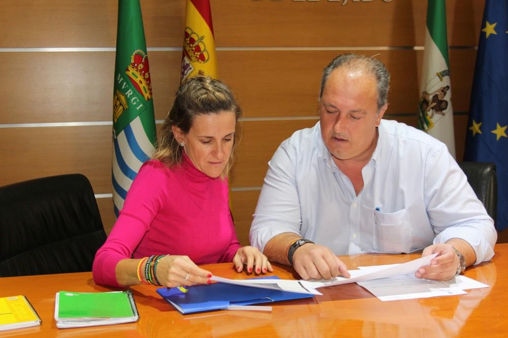 La Junta de Gobierno ejidense da luz verde a actividades de dinamización comercial y a nuevas licencias de rehabilitación de invernaderos