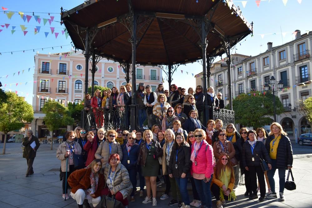 Sesenta y cinco mujeres vicarias disfrutan en un fin de semana lúdico cultural en Segovia y Ávila