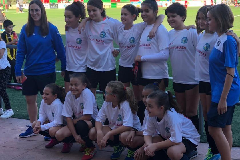 Los nuevos equipos de fútbol base femenino se estrenan con éxito